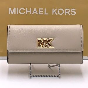 Brand New without tags
Michael Kors Large Mimi Bifold Wallet
Color: Light Sand